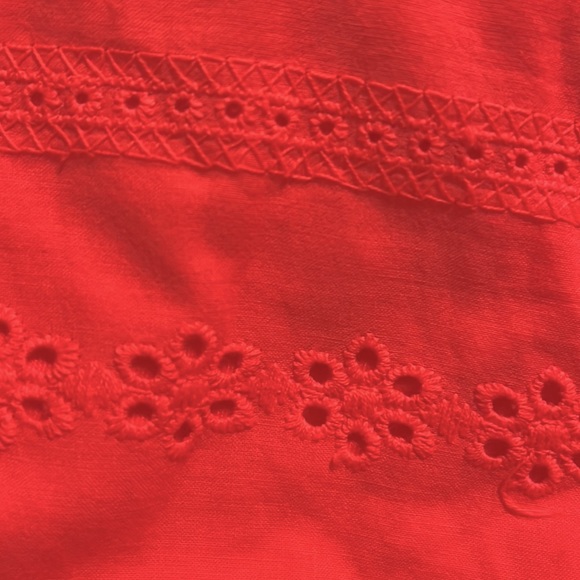 Cable and Gauge eyelet sleeveless top- never worn! - Picture 6 of 6